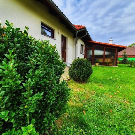 Domek Cisarsky Villa Sluknov Exterior photo